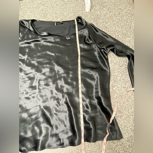 Ellen Tracy Black Satin Cowl Neck Elegant Bell Sleeves Tunic Blouse Festive 22 - Picture 12 of 12